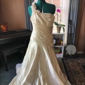 Wedding gown